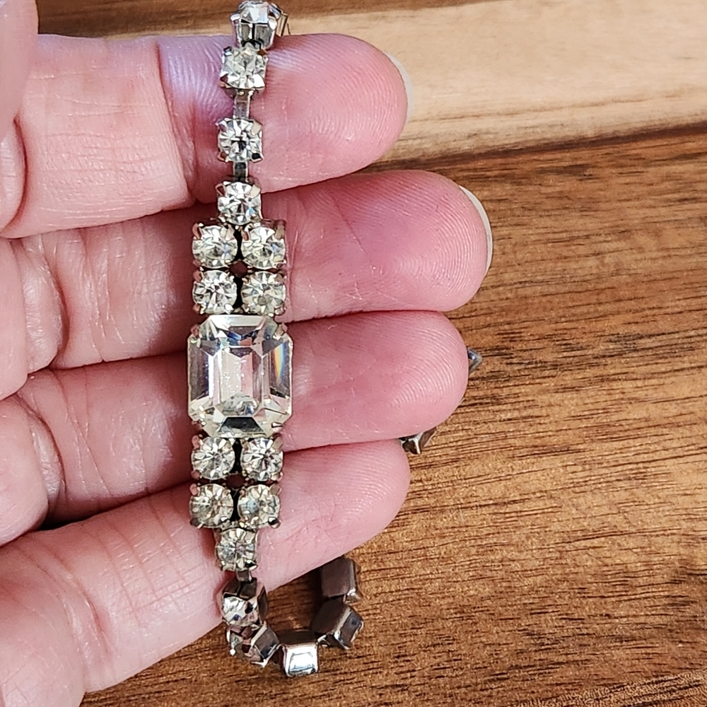 Vintage La Rel Rhinestone Bracelet Sparkles Silvertone Signed Designer Jewelry